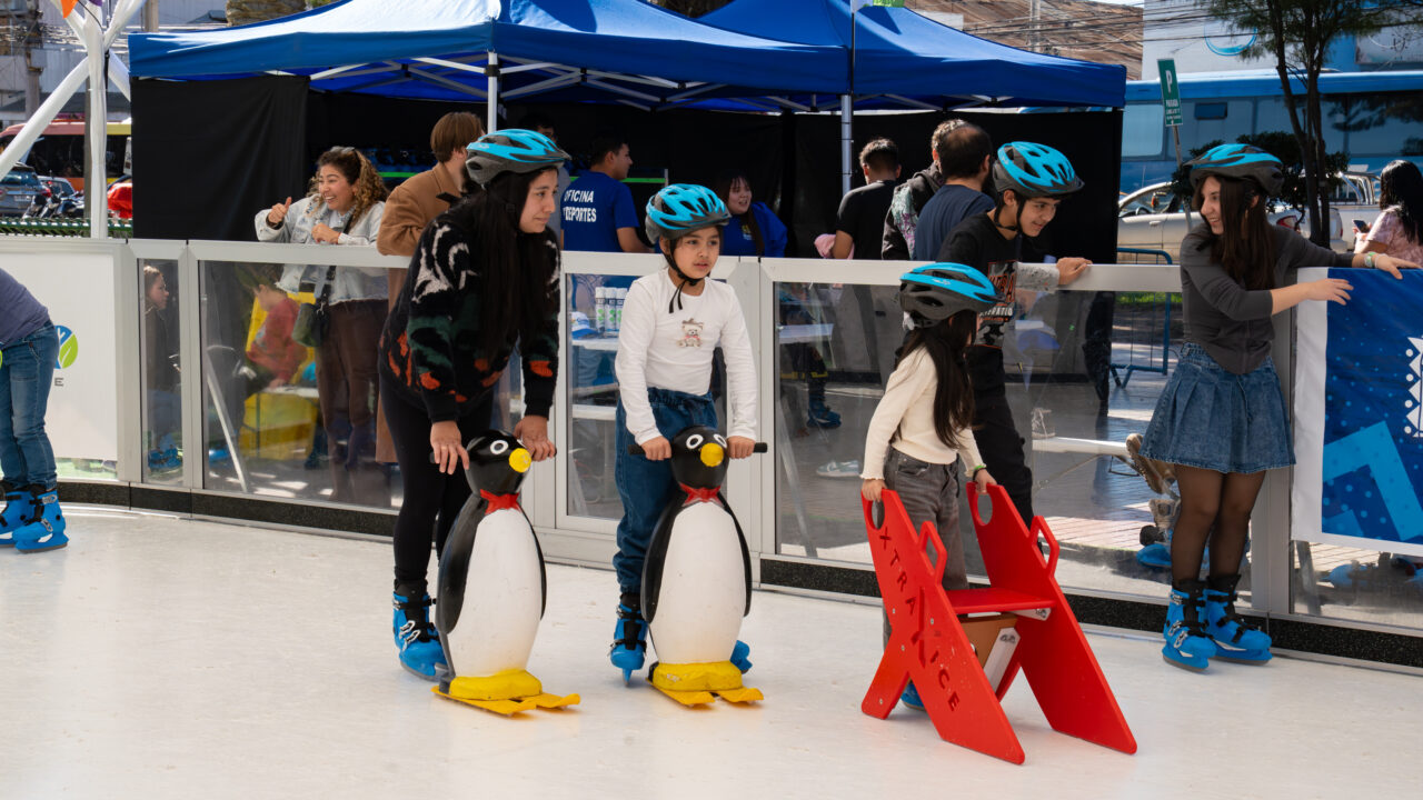 Se inició el funcionamiento de la pista de hielo ecológica e inclusiva gratuita en Ovalle