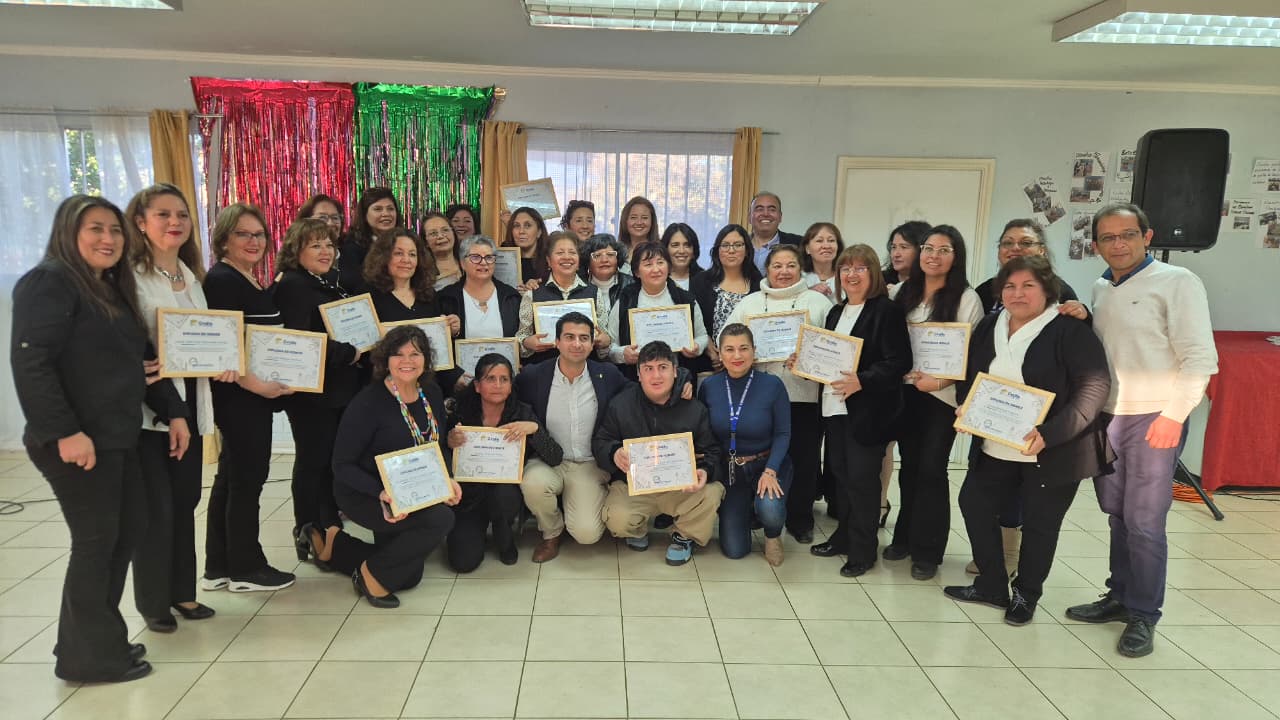 Integrantes de la Junta de Vecinos Patricio Zeballos de Ovalle se certifican en gastronomía para impulsar emprendimientos locales