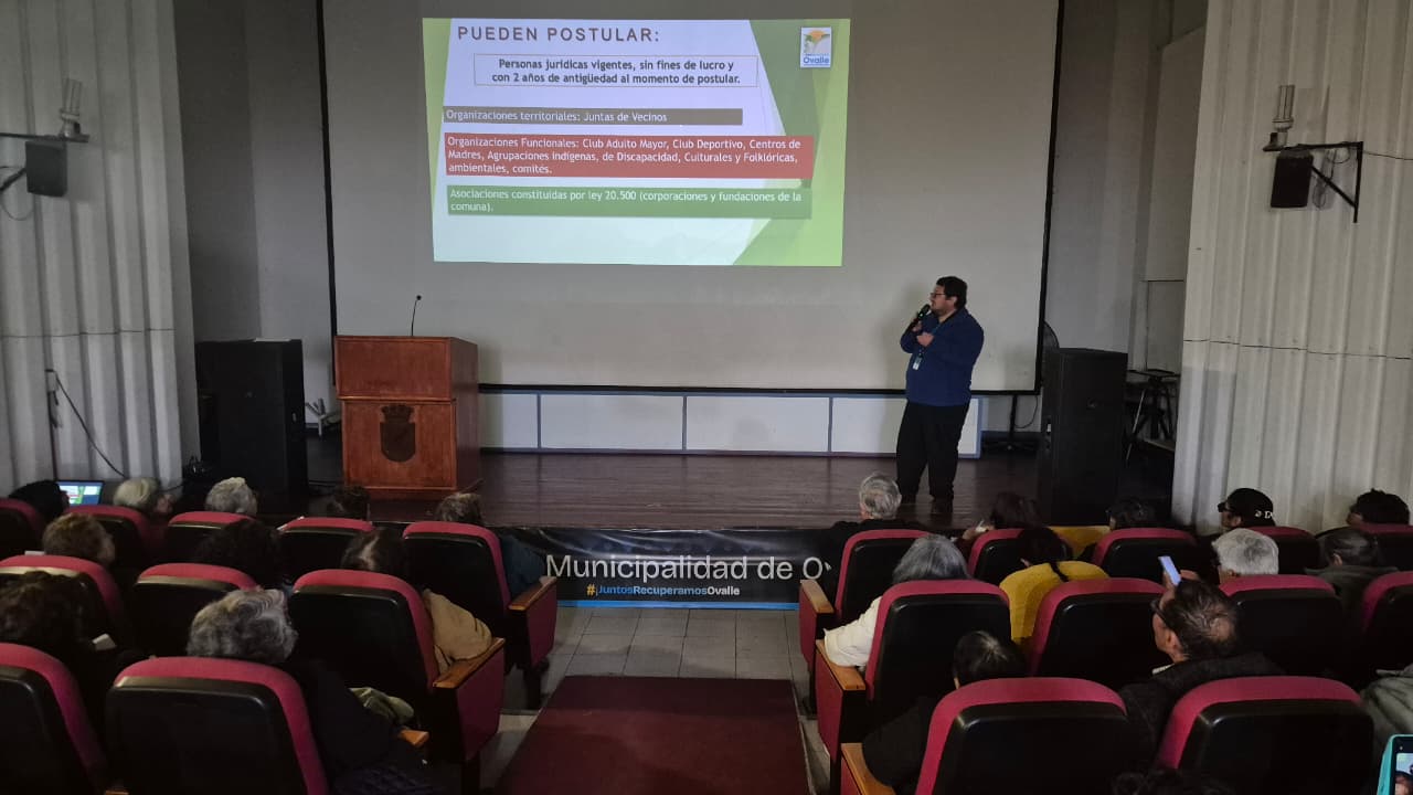 Dirigentes de Clubes de Adultos Mayores de Ovalle se capacitan para postular a fondos concursables municipales