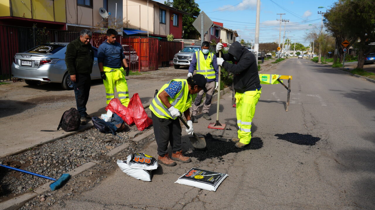Municipalidad de Ovalle realiza trabajos de reparación de calles afectadas por las precipitaciones