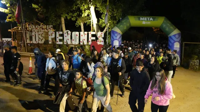 Más de 500 personas participaron en masivo Trekking Nocturno de Ovalle