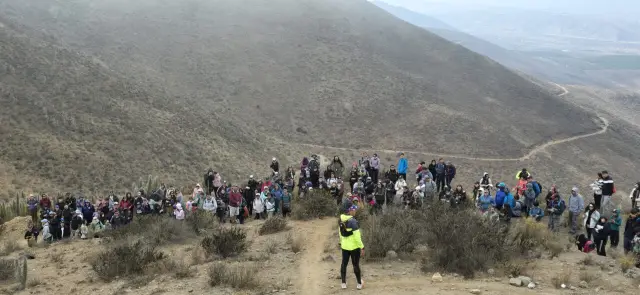 Más de 300 personas participan en masivo trekking hacia la «Casa de Piedra» en Lagunillas