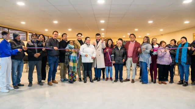 Gracias a una inversión municipal vecinos de Nueva Aurora cuentan con nueva sede social