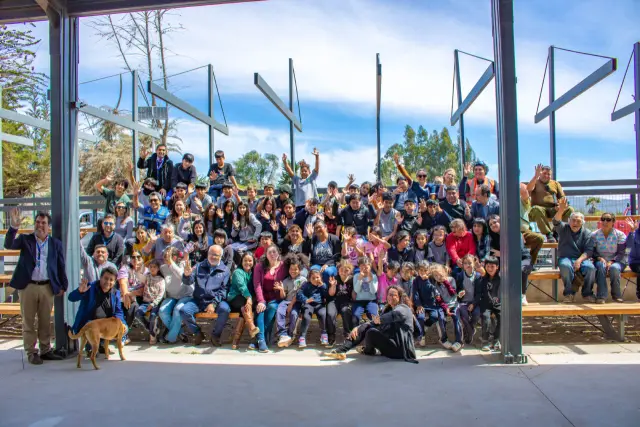 Estudiantes de Barraza recorren su futura escuela y conocen avances del nuevo establecimiento educativo