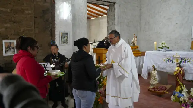 Comunidad de Pachingo revive sus tradiciones con misa en honor a la Virgen del Rosario