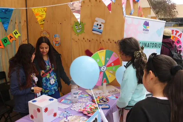 Inmunización para todos: Exitosa feria fomenta la cultura de la vacunación en Ovalle