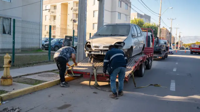 Refuerzan retiro de vehículos abandonados en Ovalle