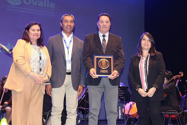 Con homenajes y distinciones se conmemoró el Día de la Educación Comunal en Ovalle