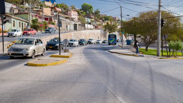 Realizarán cierre parcial de Avenida Manuel Peñafiel por reposición de luminarias