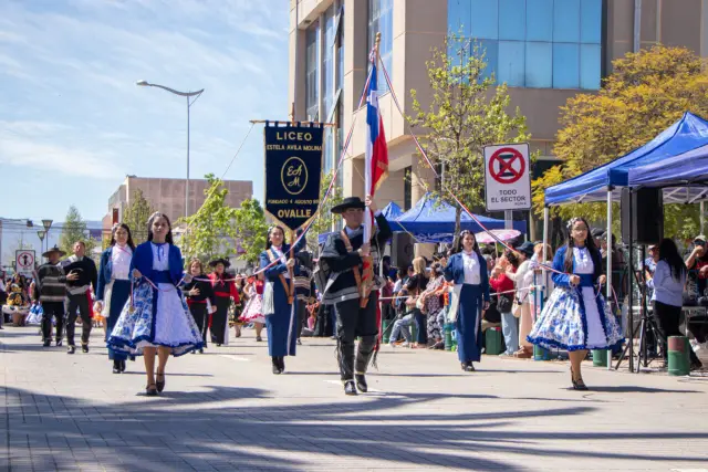 Ovalle celebró Fiestas Patrias con tradicional Desfile Cívico en la Plaza de Armas