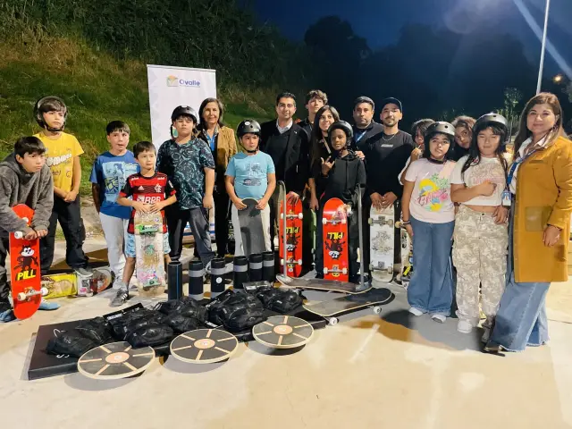 Integrantes del Taller Municipal de Skate recibieron nueva implementación deportiva