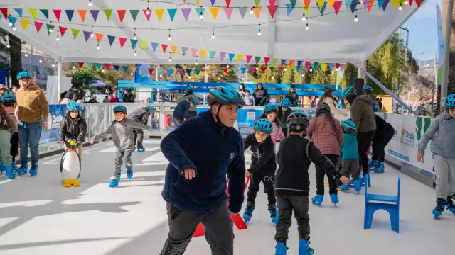 Cierran inscripciones para la utilización de la pista de hielo en Ovalle debido a la alta demanda