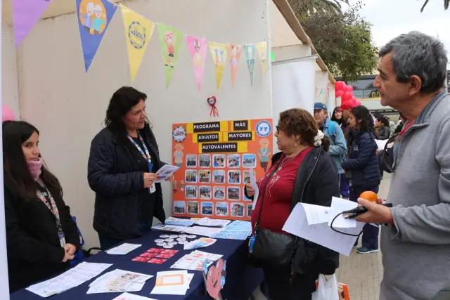 Ovalle celebra el Mes del Corazón con Feria Cardiovascular en plaza de armas