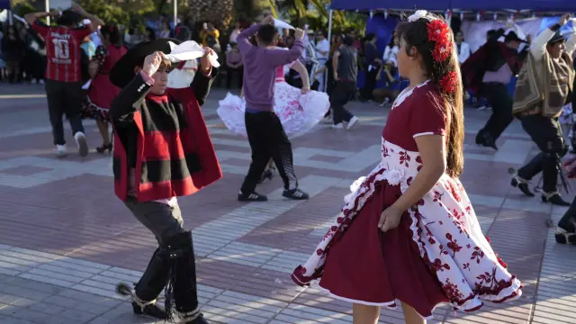 Ovalle celebró la tradición folclórica con el evento “Mil Pañuelos al Viento”