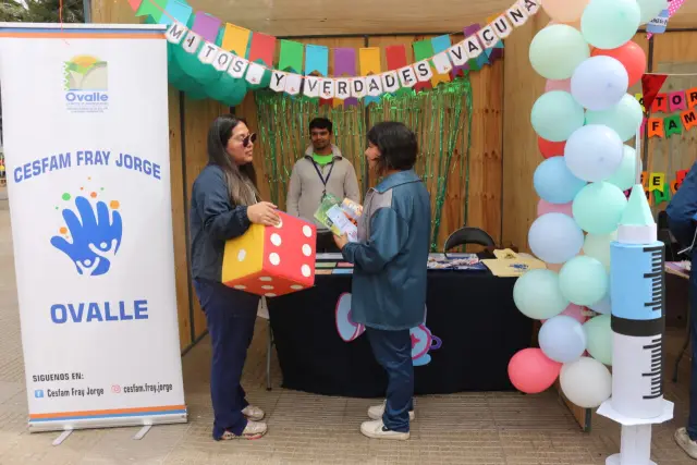 Exitosa convocatoria en la 1ª Feria de Epidemiología de Ovalle