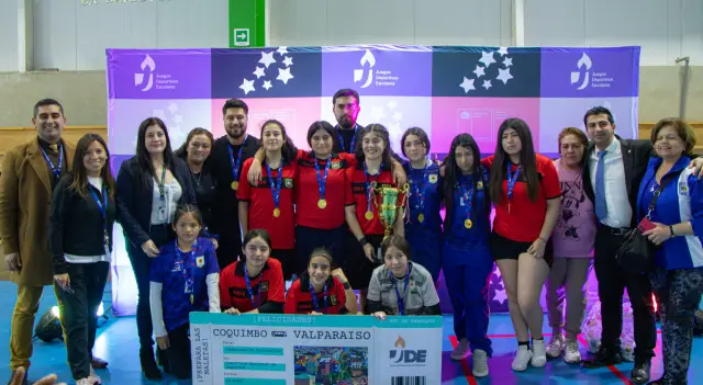 Campeonas regionales: Alianza rural de Ovalle golea 7-1 y saca pasajes al Nacional de Futsal Sub 14
